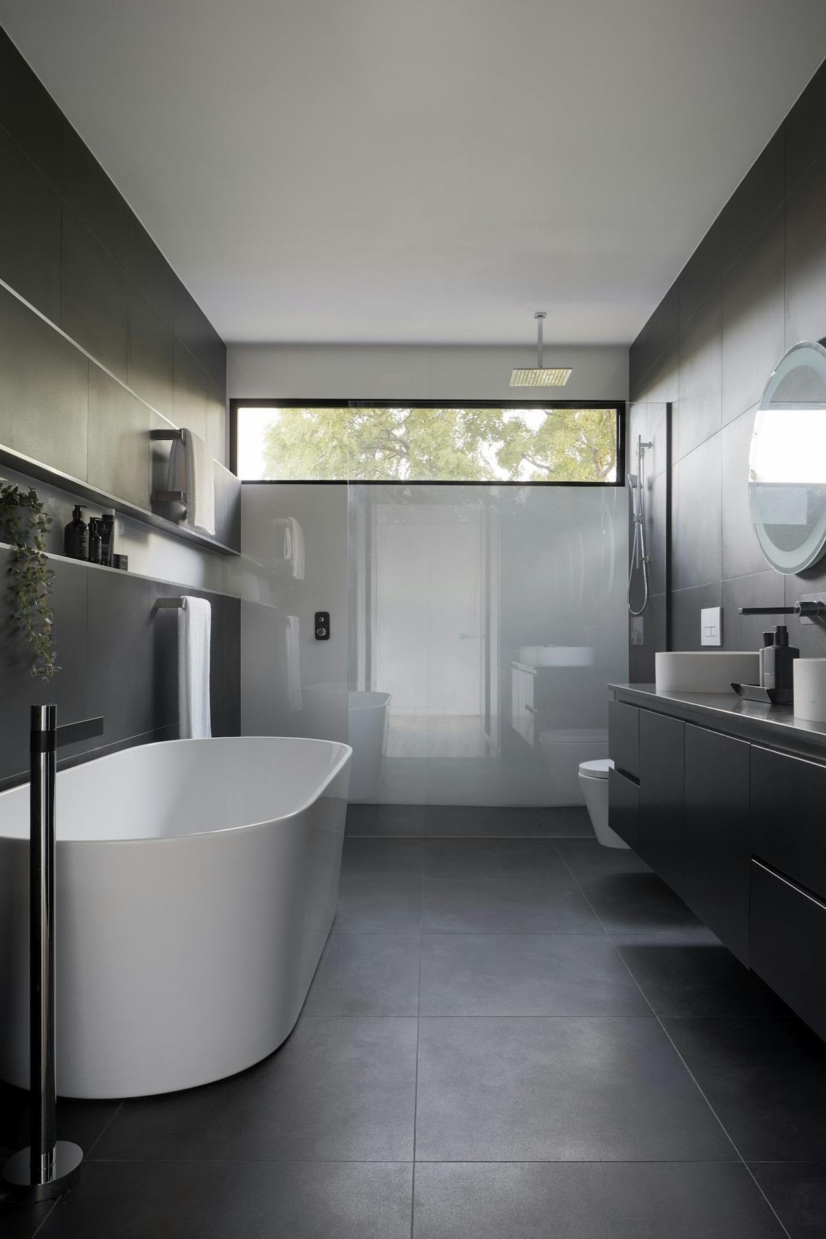 Marble bathroom suite
